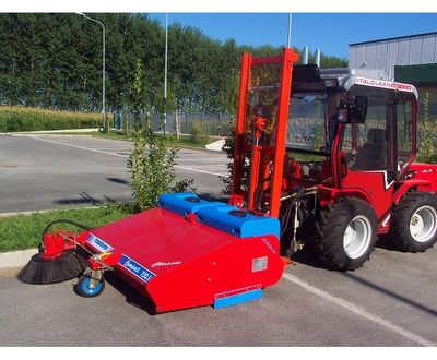 Gyűjtőtartályos seprűk