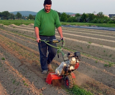 Agria 3100 egykerekű traktor